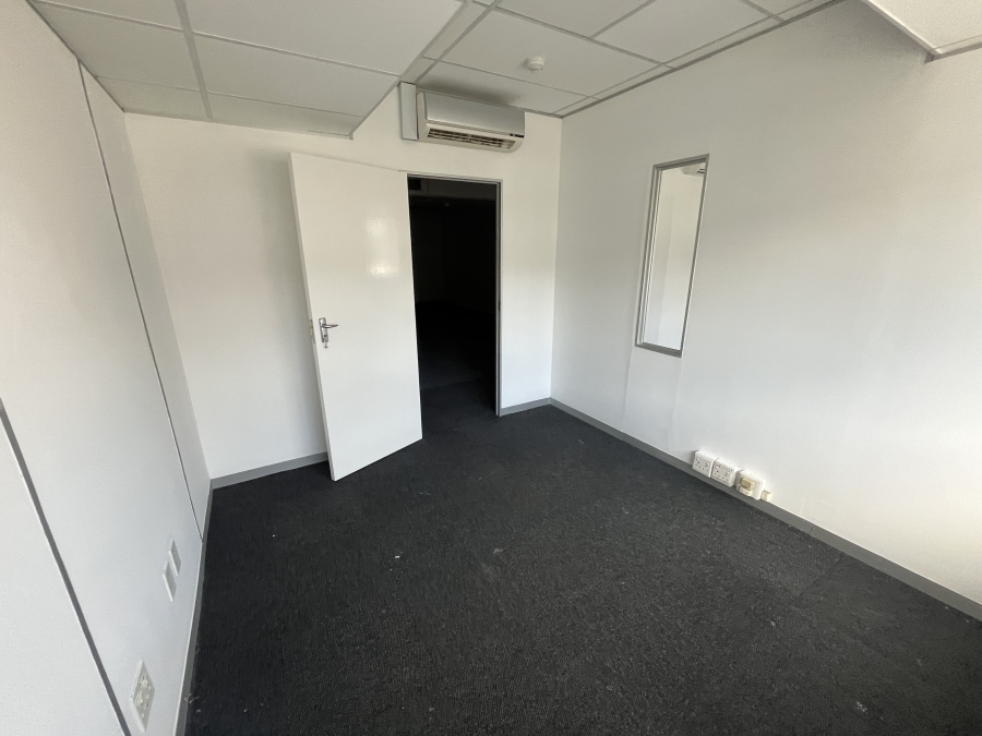To Let commercial Property for Rent in Bo Oakdale Western Cape